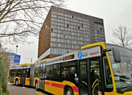 003 - bahn bus gut angeschlossen
